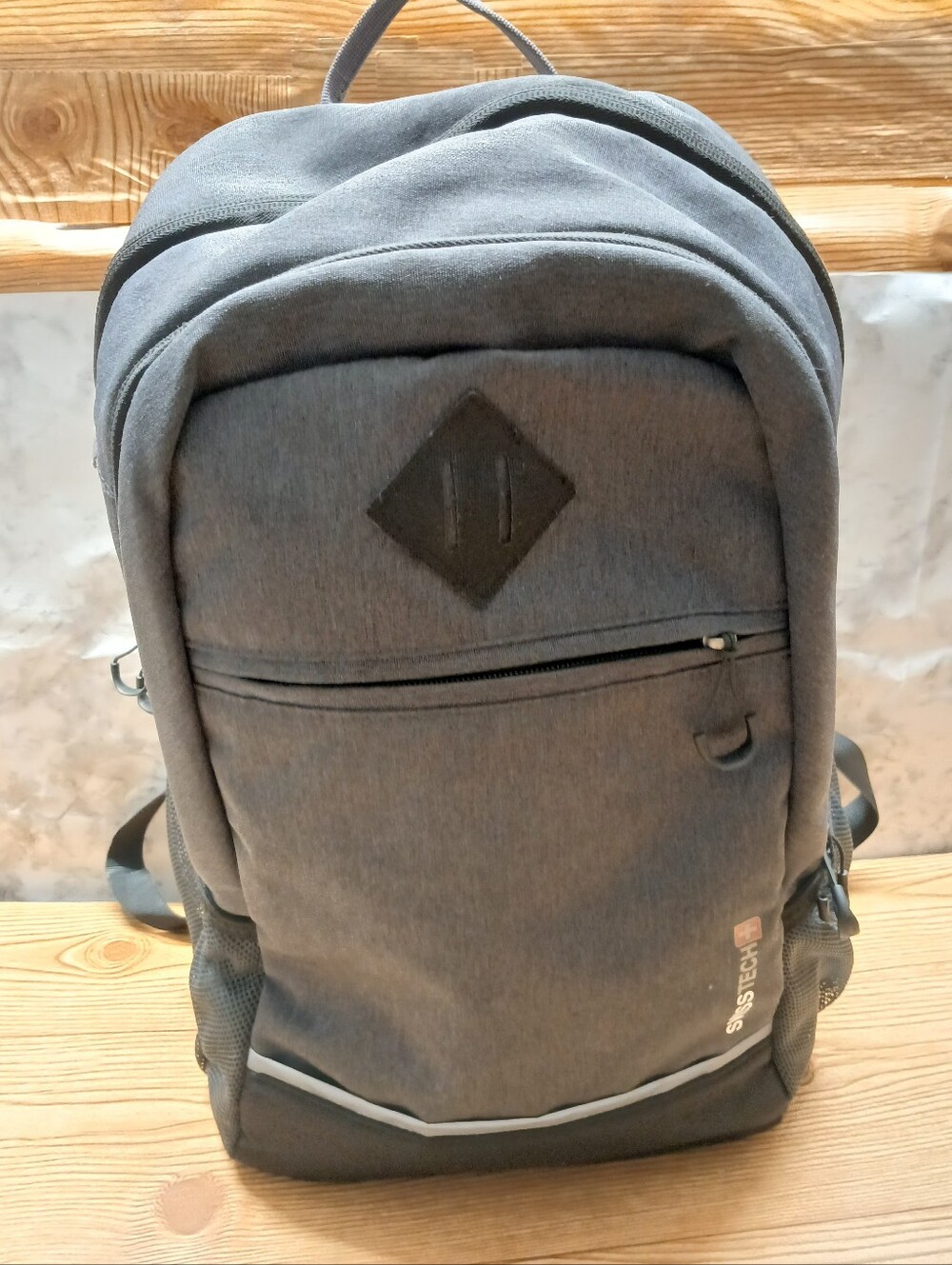 Swiss Tech Gray Casual Everyday Backpack